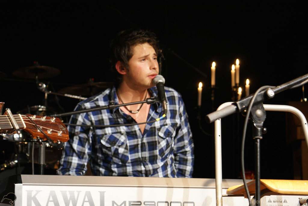 Emanuel Reiter live mit Band in der Grabenhalle in St. Gallen (Schweiz